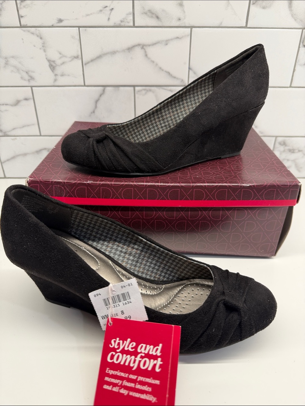 dexflex comfort Black Suede-Look Wedge Pumps